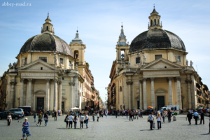 Церкви-близнецы на площади del Popolo: найдите 10 отличий!